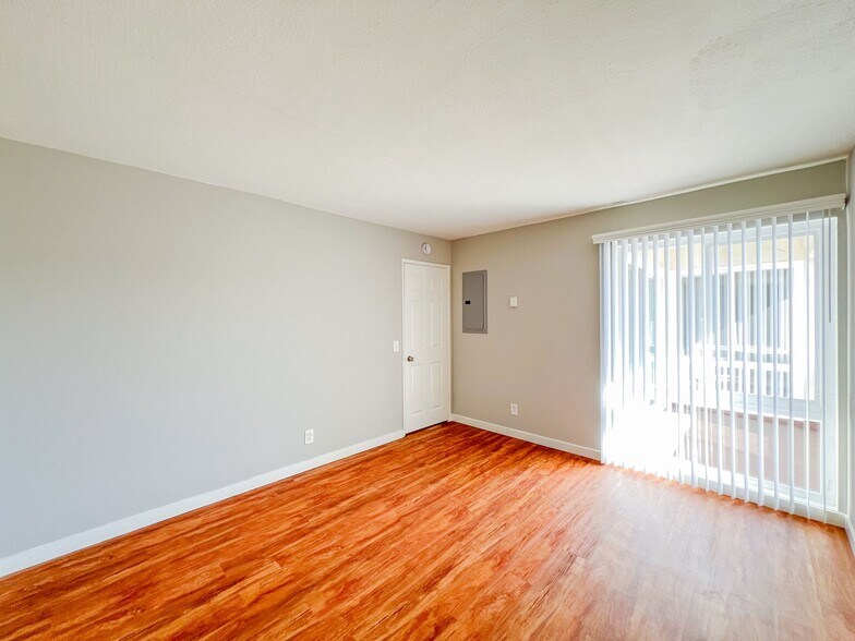 Building Photo - 4229 Dana Rd