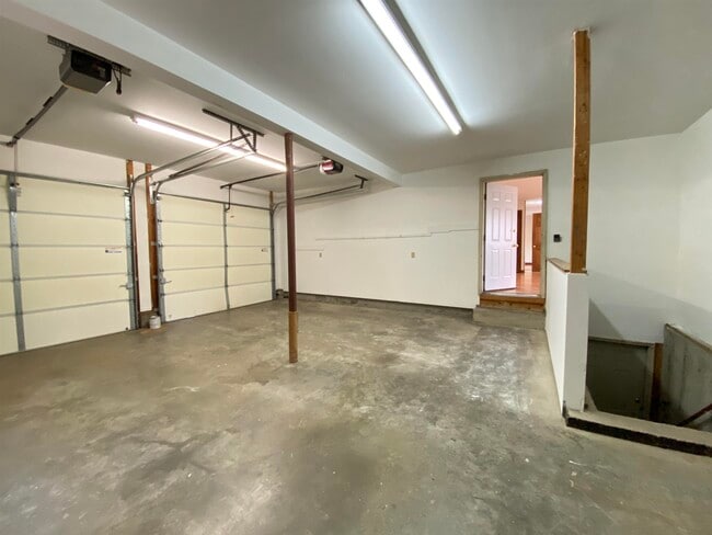 Building Photo - 95 Mammoth Rd