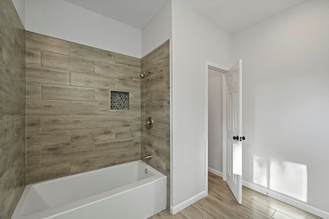 Building Photo - 17507 Wild Oak Dr