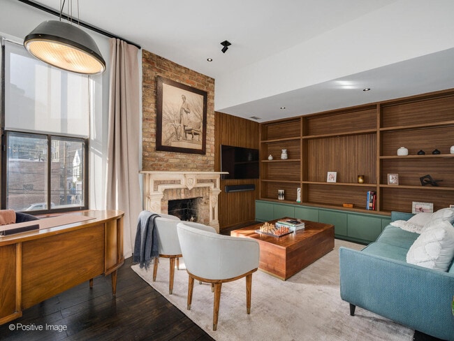 Building Photo - 844 W Altgeld St