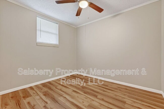 Building Photo - 1204 NW 3rd Ave