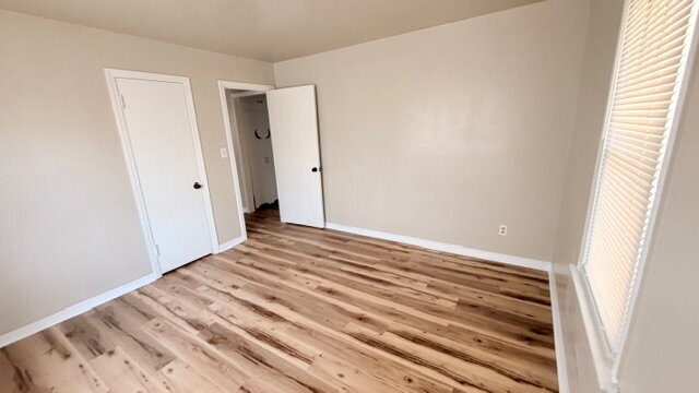 Building Photo - Spacious 3-bedroom, one-bathroom home.