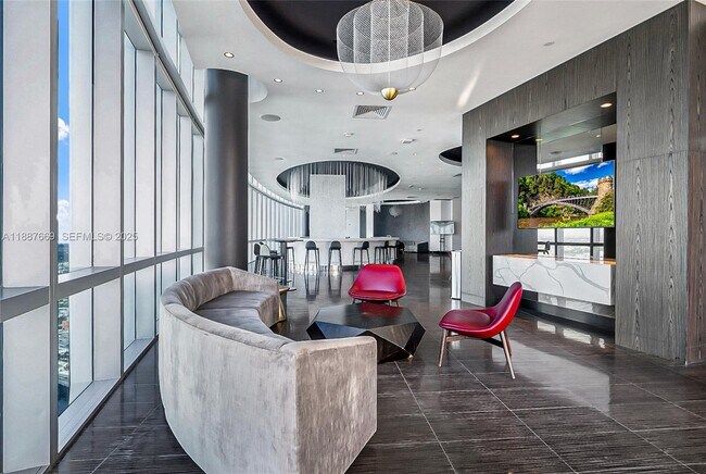 Building Photo - 851 NE 1st Ave