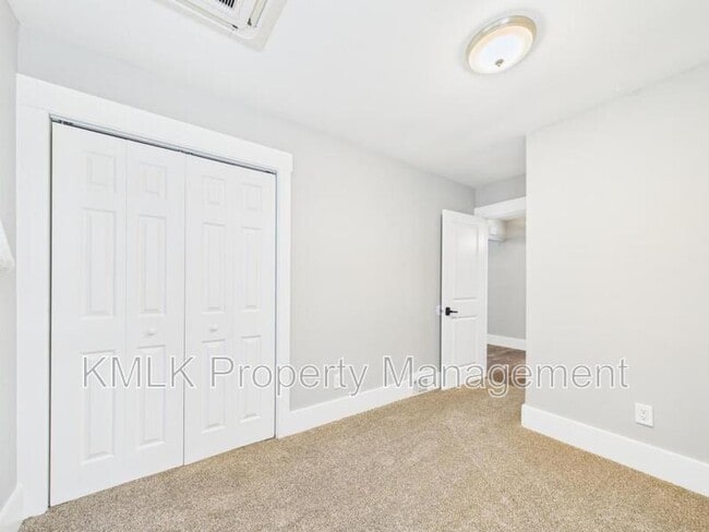 Building Photo - 2514 Carson Rd