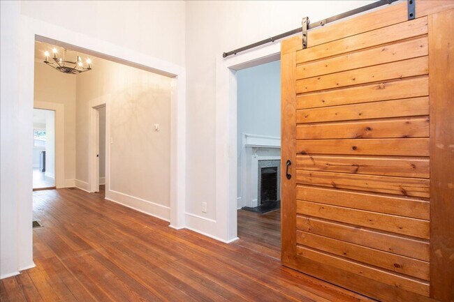Building Photo - Beautiful 3/2.5 w/ Office Minutes From Airport and Woodward Academy!