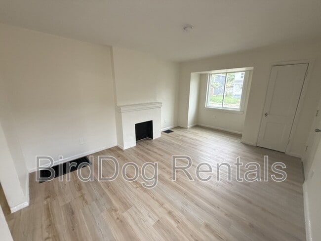 Building Photo - 710-712-712 Frebis Ave