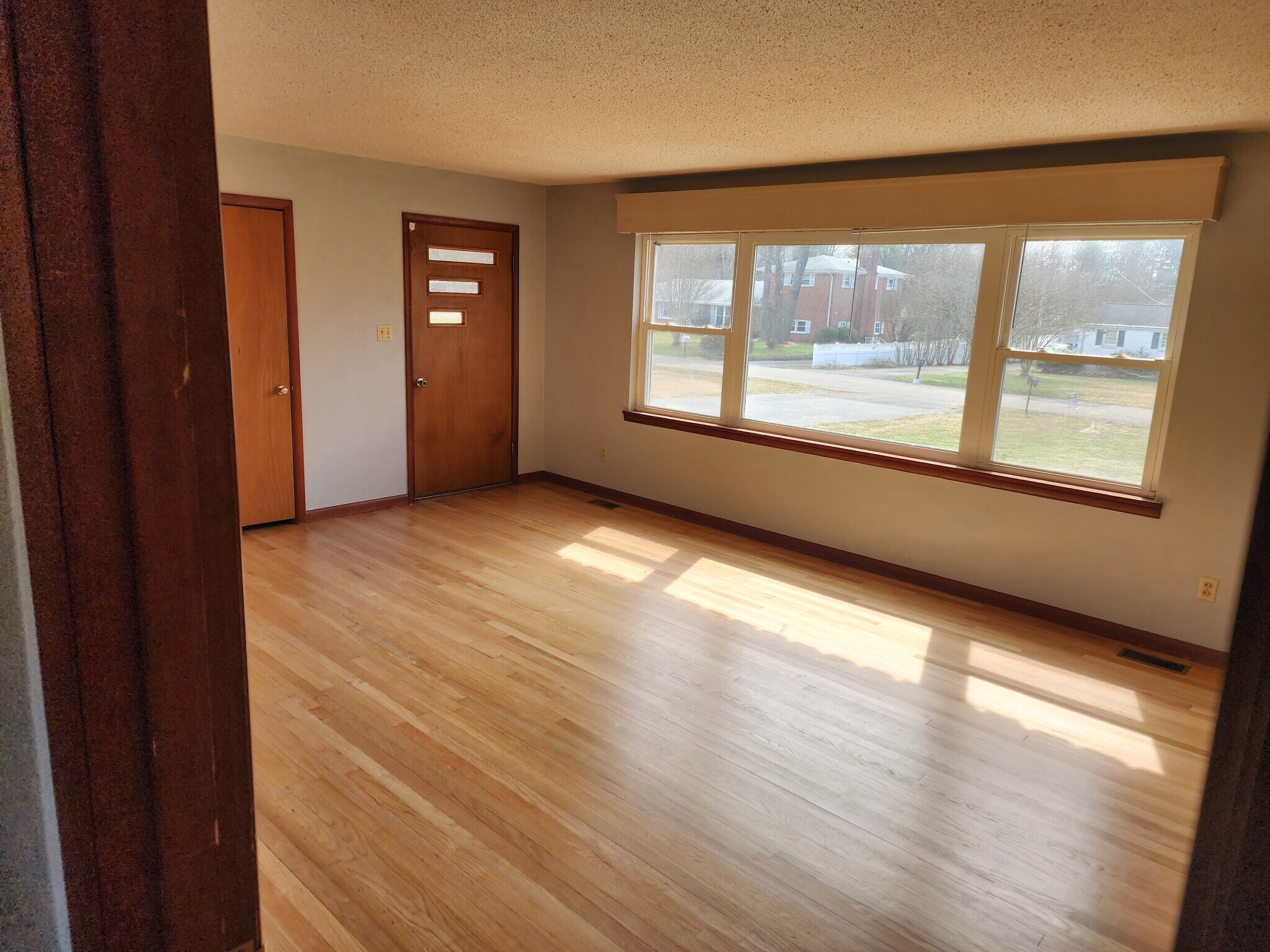 Building Photo - 6911 Hickory View Ln