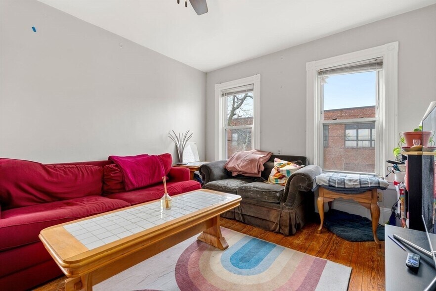 Building Photo - 7 Antwerp St