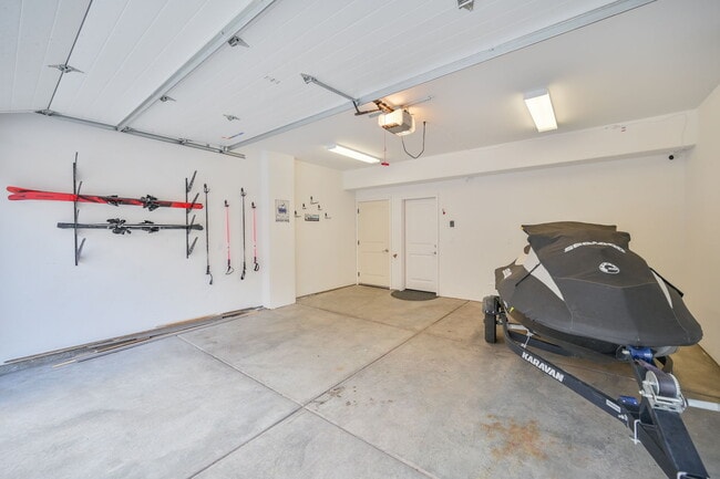 Building Photo - 13621 N Freestyle Ln