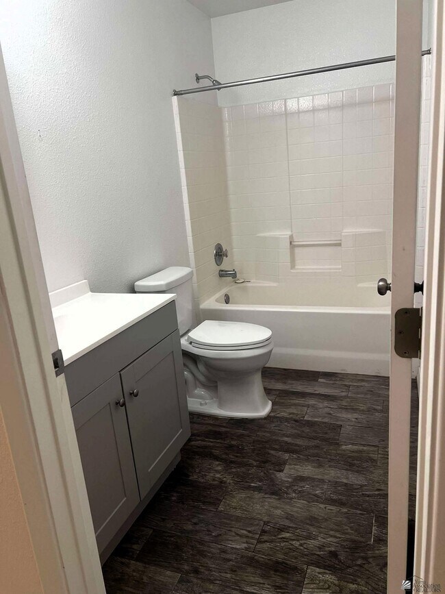 Building Photo - 726 Calle Nueva Vida