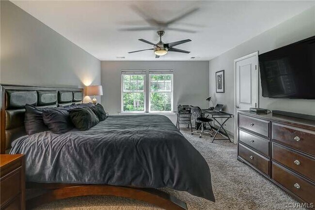 Building Photo - 441 Creekwillow Dr