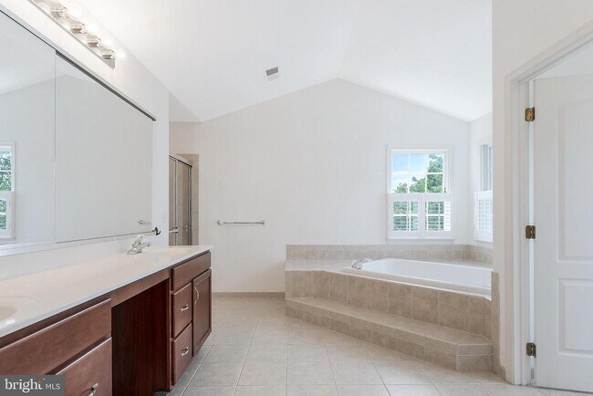 Building Photo - 20152 Boxwood Pl