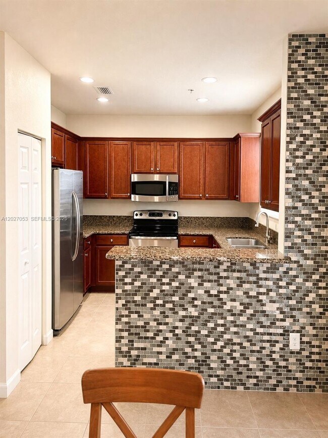 Building Photo - 165 Emerald Creek Terrace