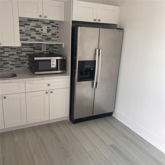 Building Photo - 30320 SW 149th Ave