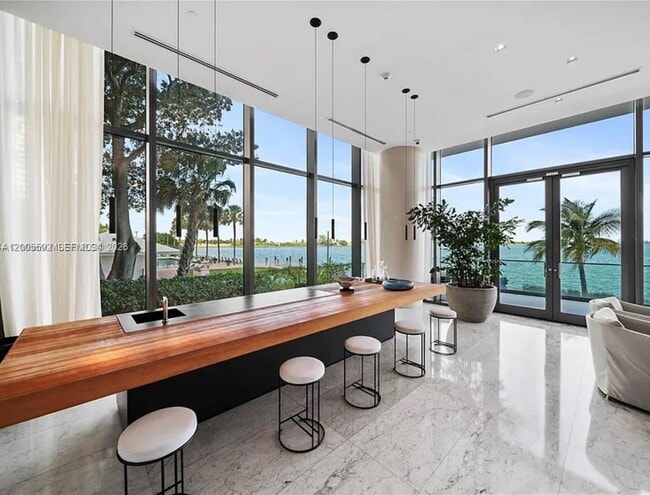 Building Photo - 3131 NE 7th Ave