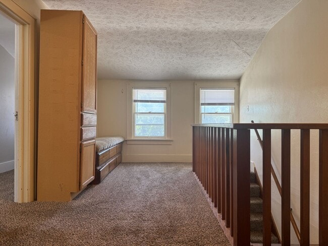 Building Photo - Spacious 4-Bedroom Rental with 2-Car Garage and Optional Shop