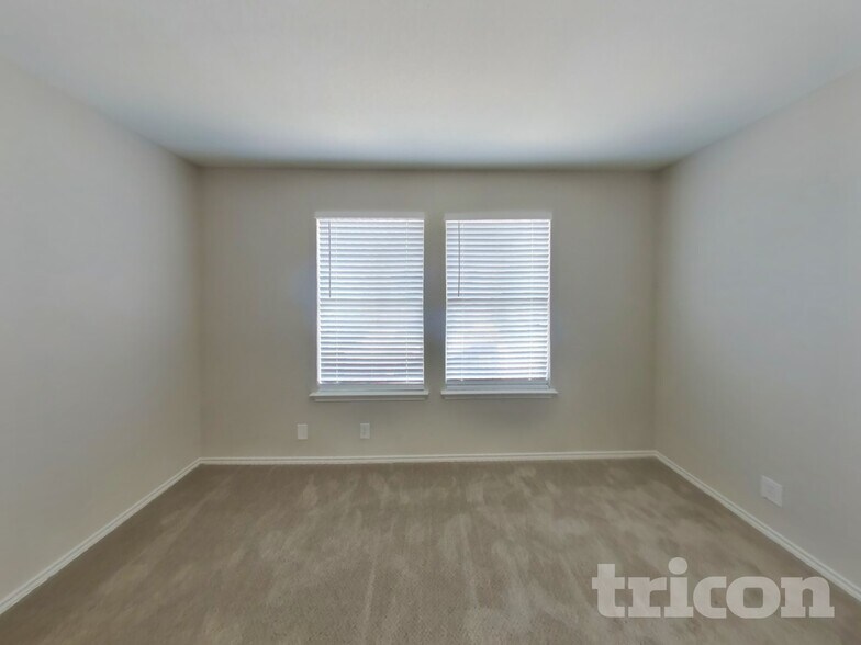 Building Photo - 16102 Ambush Grove