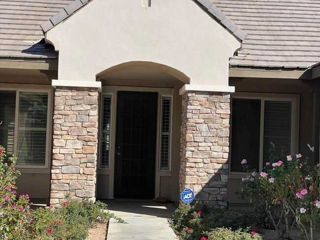 Building Photo - 41530 Yew St