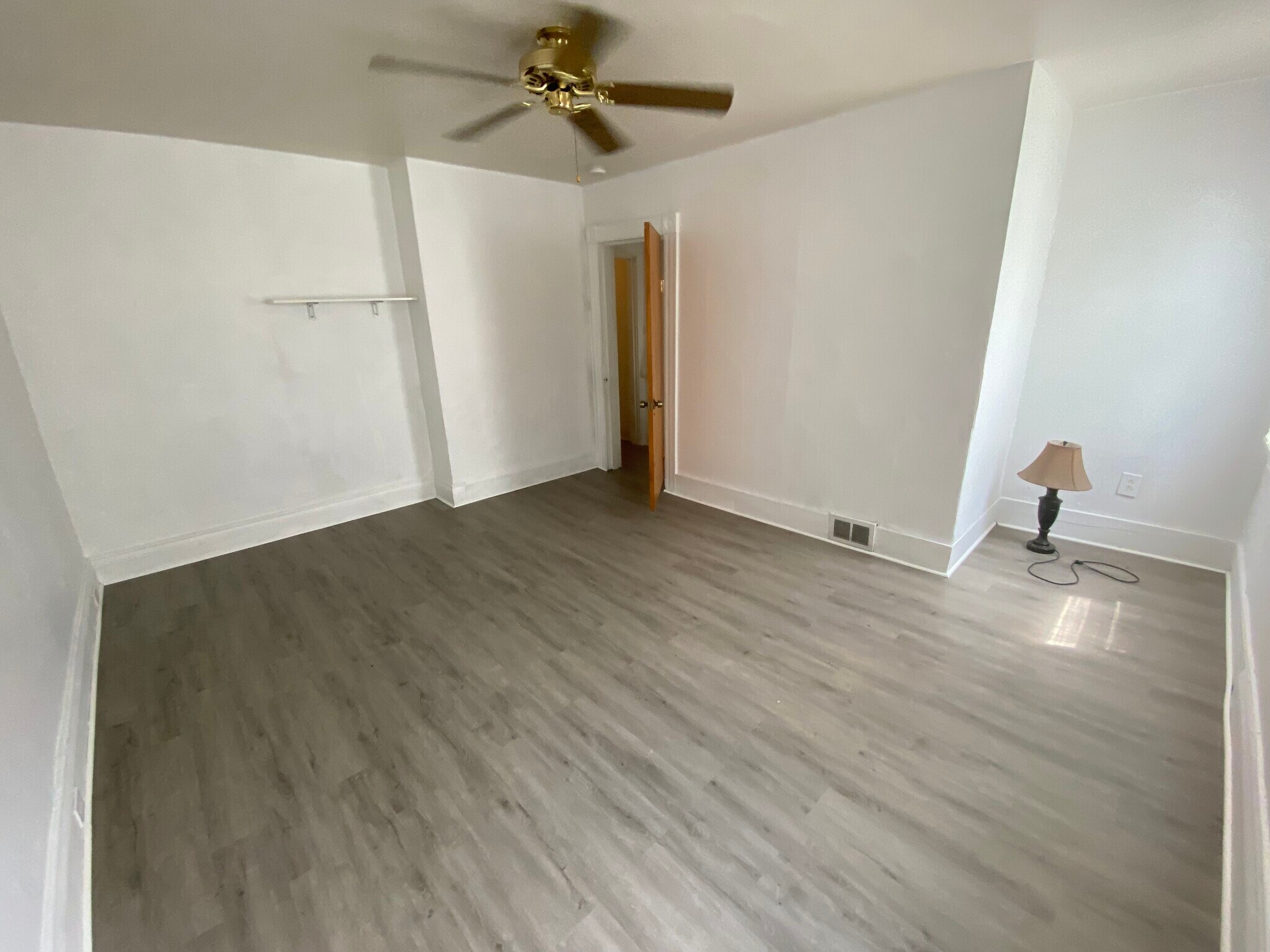 Building Photo - 901 Chartiers Ave