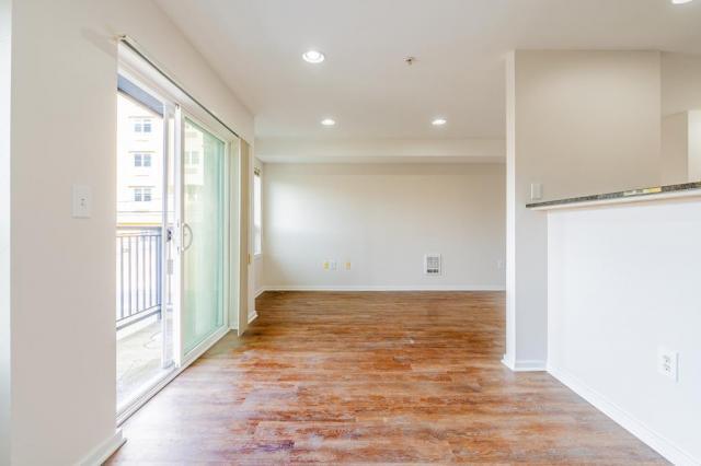 Building Photo - 0 bedroom in Seattle WA 98119