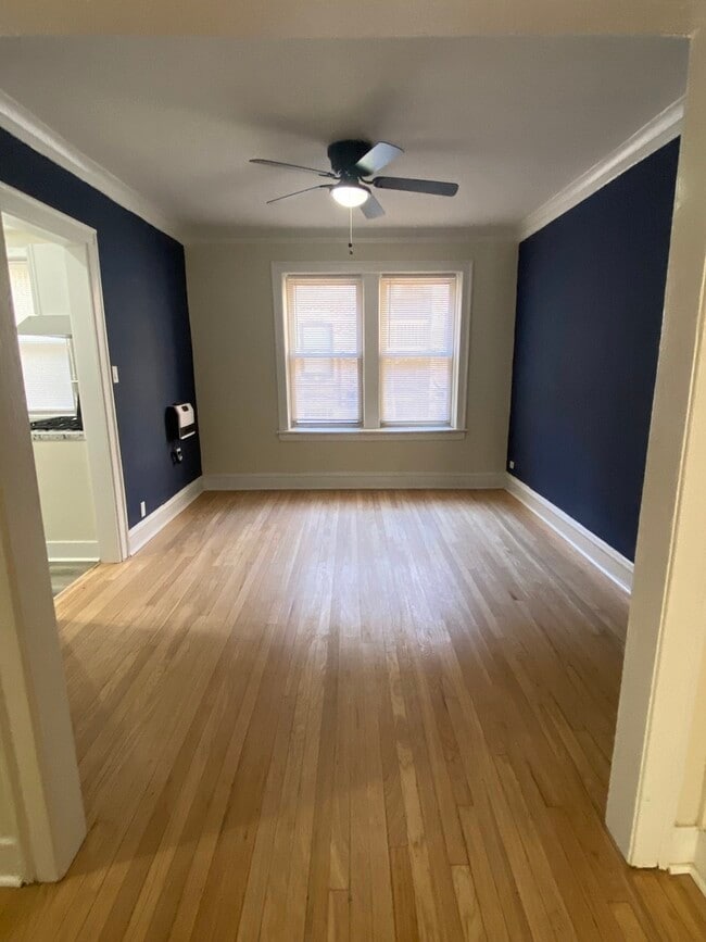 Building Photo - 2210 E 70th St