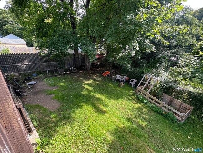 Building Photo - 145 Hoadley St
