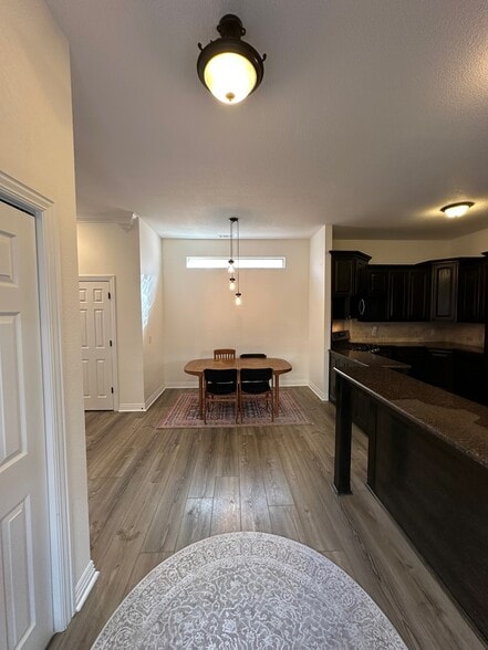 Building Photo - 571 N Rupple Rd