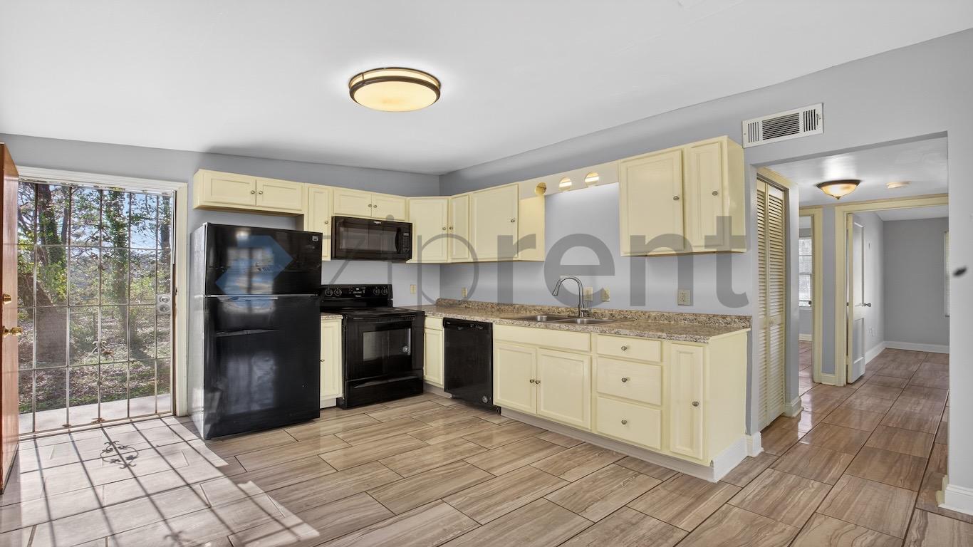 Building Photo - 1657 Thornton Pl SW