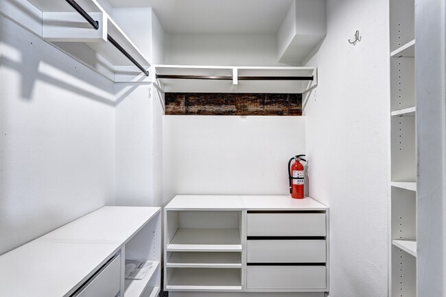 Building Photo - 2711 Welton St