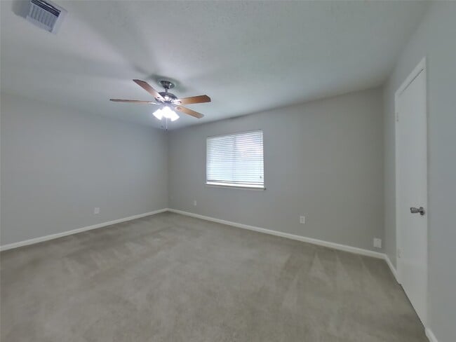 Building Photo - 10111 Enchanted Stone Dr