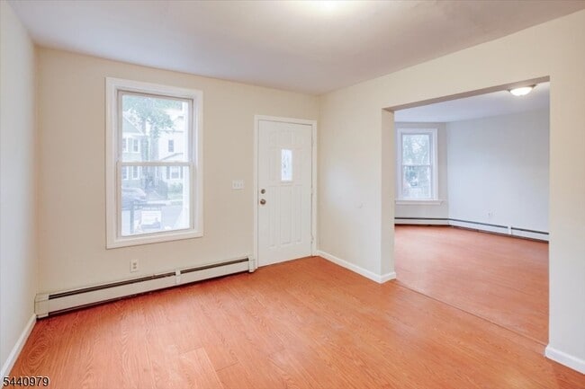 Building Photo - 163 Greenwood Ave