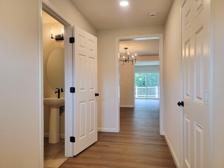 Building Photo - 145 Beech Tree Ct