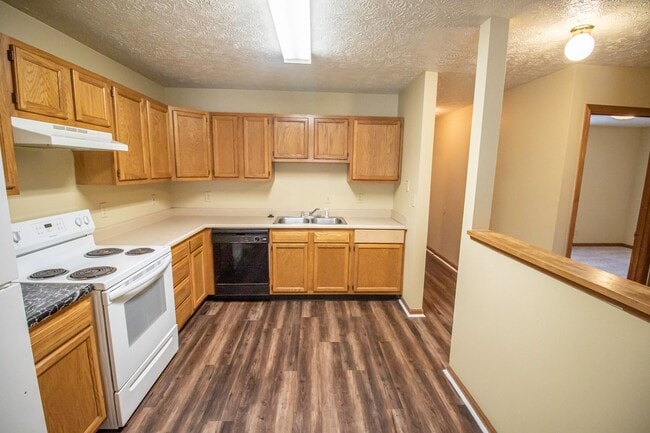 Building Photo - 2858/2860 Plaza Ct