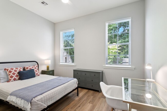 Building Photo - 3 Bed, 2 Bath Apartment for rent