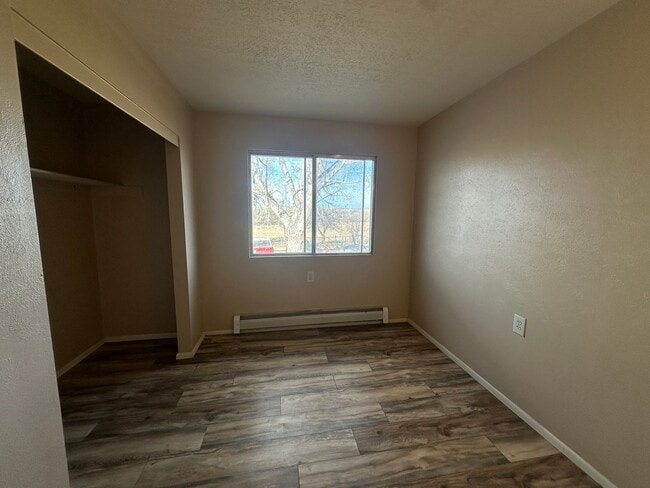 Building Photo - 3 Bedroom 2 Bathroom Top Level Duplex available for rent in Aztec, NM