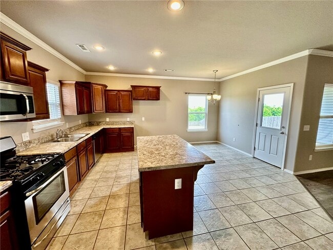 Building Photo - 433 North Drewrys Bluff Drive