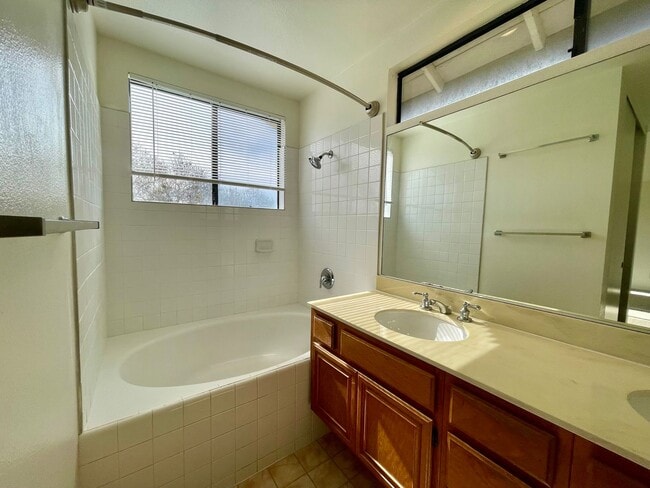 Building Photo - Carmel Valley 4 Bed/2.5 Bath Home