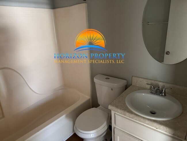 Building Photo - 900 Stevens Ct NE