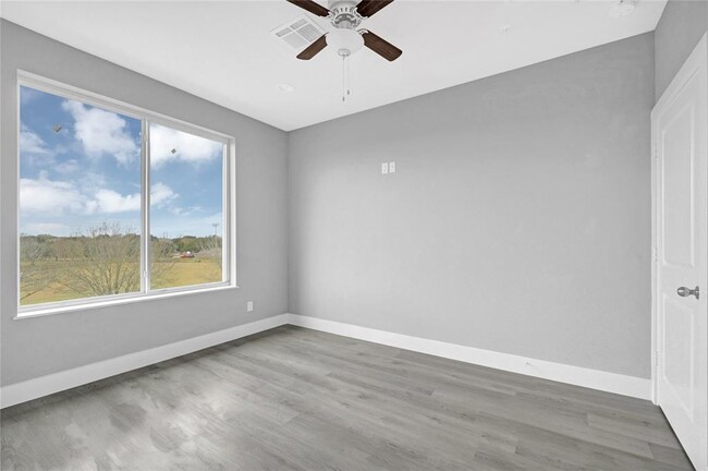 Building Photo - 1100 Hwy 90 W