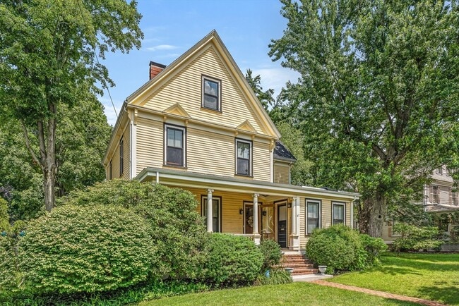 Building Photo - 65 Church St