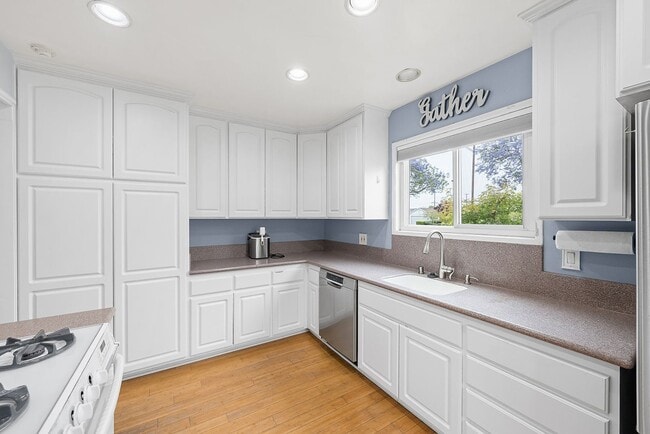 Building Photo - Beautiful 4 Bedroom Home with Smart Features, Entertainer’s Backyard & Attached Garage