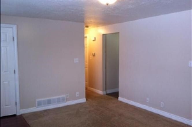 Building Photo - 440 N 300 E