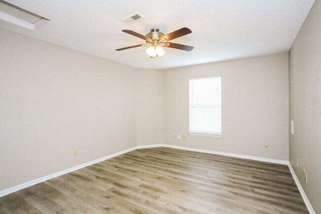Building Photo - 12163 Maize Dr
