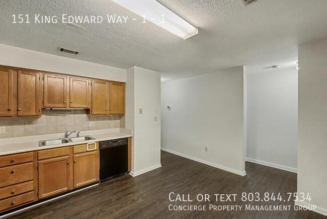 Building Photo - 151 King Edward Way