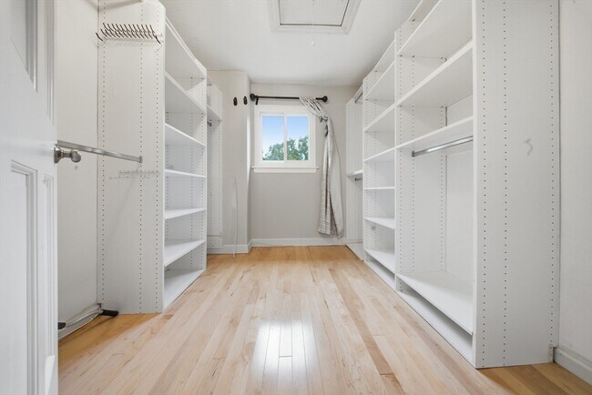 Building Photo - 7 Sherborne Cir