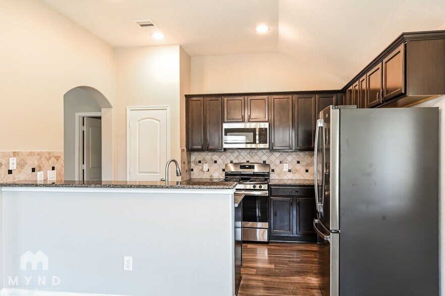 Building Photo - 16658 Bluefin St