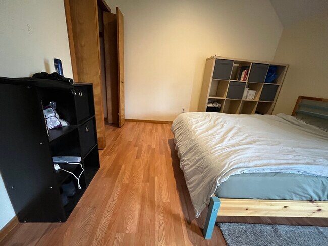 Building Photo - 23 Compton St