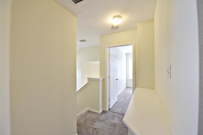 Building Photo - 10508 Hainsworth Park Dr