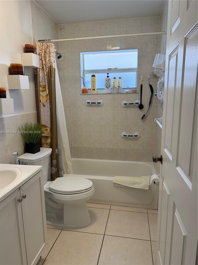 Building Photo - 4761 NW Flagler Terrace