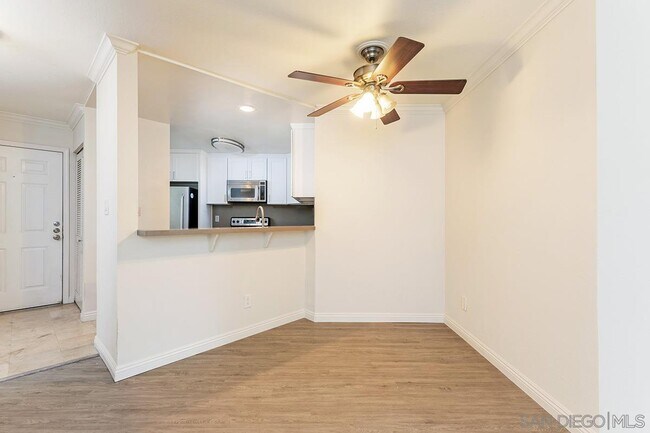 Building Photo - 7455 Charmant Dr